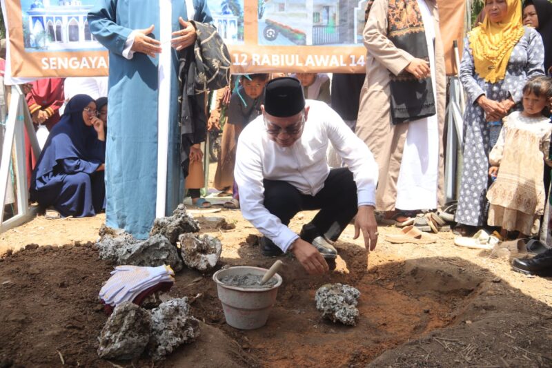 Maulid Akbar dan Peletakan Batu Pertama Mushola Sengayam Dihadiri Bupati Kotabaru