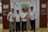 Bupati Kotabaru Kembali Menorehkan Kilau Prestasi, Raih Award Best Local Tourism