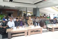 Asisten I Hadiri Apel Pergeseran Pasukan Pengamanan TPS Ops Mantap Intan Praja Pemilu 2024