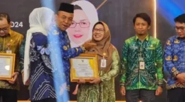Tanah Bumbu Raih Dua Penghargaan Dukpencapil Kalsel Award 2024