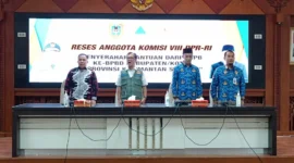 Sekda Tanah Bumbu Ambo Sakka, Hadiri Reses DPR RI Komisi VIII dan Penyerahan Bantuan dari BNPB