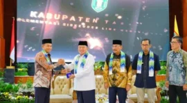 Penyerahan DIPA dan TKD Tahun Anggaran 2025, Tanah Bumbu Raih Penghargaan Siskeudes Terbanyak se-Kalsel Tahun 2024