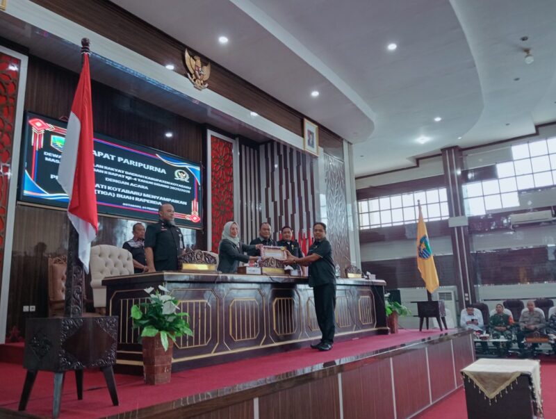 DPRD Kotabaru Dengarkan Penyampaian 3 (Tiga) Raperda oleh Bupati Kotabaru