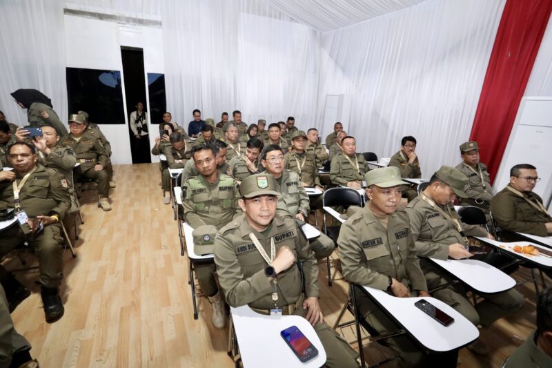 Bupati Bang Arul Serap Pemaparan Menko Polhukam & Kaban P2IPK Terkait Strategi Keamanan dan Pengendalian Pembangunan