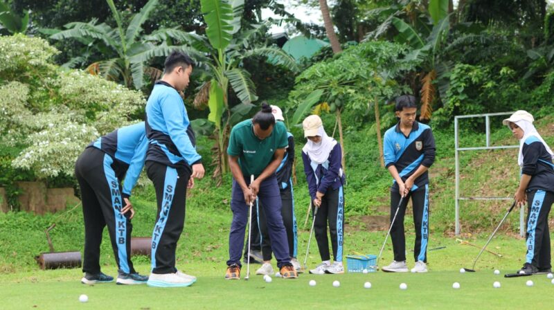 Golf Goes to School 2025, PGI Kotabaru Lanjutkan Pengenalan Dasar Bermain Golf di Arutmin Golf Course