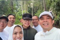 Bupati Tanah Bumbu Andi Rudi Latif dan Kepala Daerah Lainnya Menuju Puncak Gunung Tidar pada Hari Ketujuh Retreat