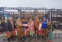 Penyerahan Bantuan untuk Korban Kebakaran di Jalan Pelita Tanah Bumbu