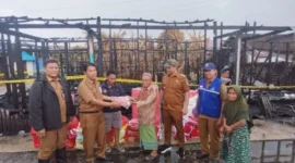 Penyerahan Bantuan untuk Korban Kebakaran di Jalan Pelita Tanah Bumbu