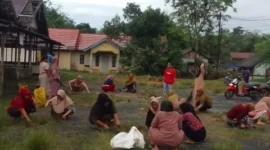 Gotong Royong Warga Desa Madu Retno Peringati HPSN 2025