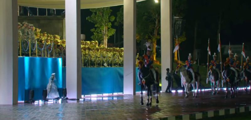 Puncak Retreat 2025, Bupati Bang Arul Haru Saksikan defile Parade Senja di Akmil