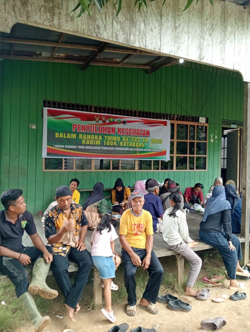Satgas TMMD ke-123 Kodim 1004 Kotabaru Gelar Sosialisasi Kesehatan untuk Warga Desa Talusi