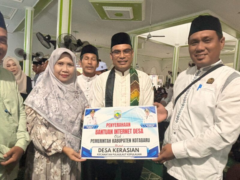 Wabup Kotabaru Kembali Salurkan Bantuan di Safari Ramadhan Pulau Laut Selatan