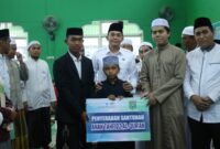 Safari Ramadhan di Mantewe, Bupati Andi Rudi Latif Berikan Bantuan kepada Anak-anak Tahfidz Al-Qur'an dan Kaum Masjid