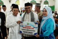 Wakil Bupati Syairi Mukhlis Salurkan Bantuan Untuk Warga di Tiga Kecamatan