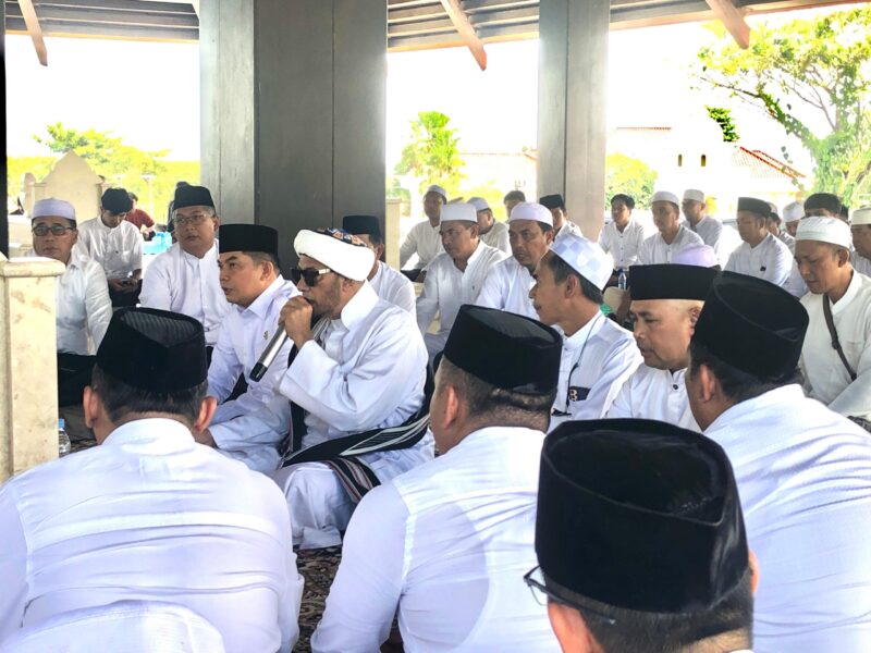Bupati Tanah Bumbu, Bang Arul Hadiri Safari Dakwah dan Ziarah Bersama Guru Mulia Al Habib Musthofa bin Abdullah Alaydrus