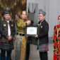 Bupati Tanah Bumbu Andi Rudi Latif Serahkan Penghargaan AKIP 2024 Kepada SKPD Berprestasi