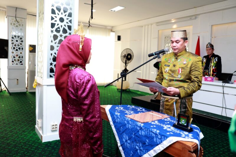 Momen Istimewa Hari Jadi ke-22 Tanbu, Bupati Bang Arul Lantik Yulian Herawati sebagai Pj Sekda