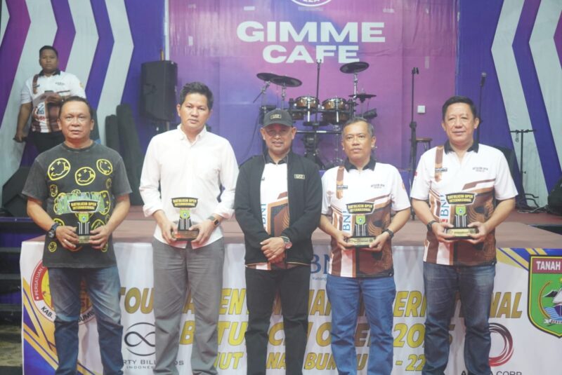 Wabup Bahsanudin Resmi Tutup Turnamen Billiard International Batulicin Open 2025, Meriah dan Berkelas