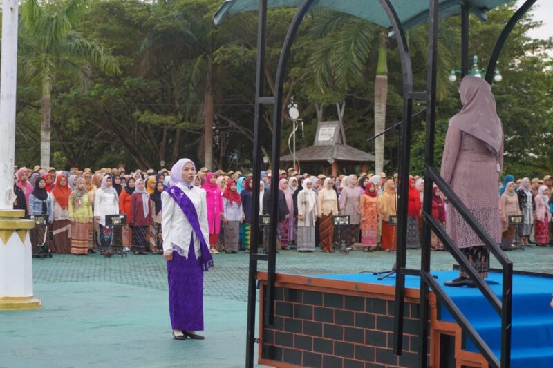 Semangat Kartini di Tanah Bumbu, Upacara Peringatan Hari Kartini dengan Petugas Perempuan