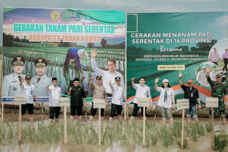 Tanam Padi Serentak Bersama Presiden, Kegiatan di Kalsel Dipusatkan di Tanbu dan Dipimpin Bupati Andi Rudi Latif