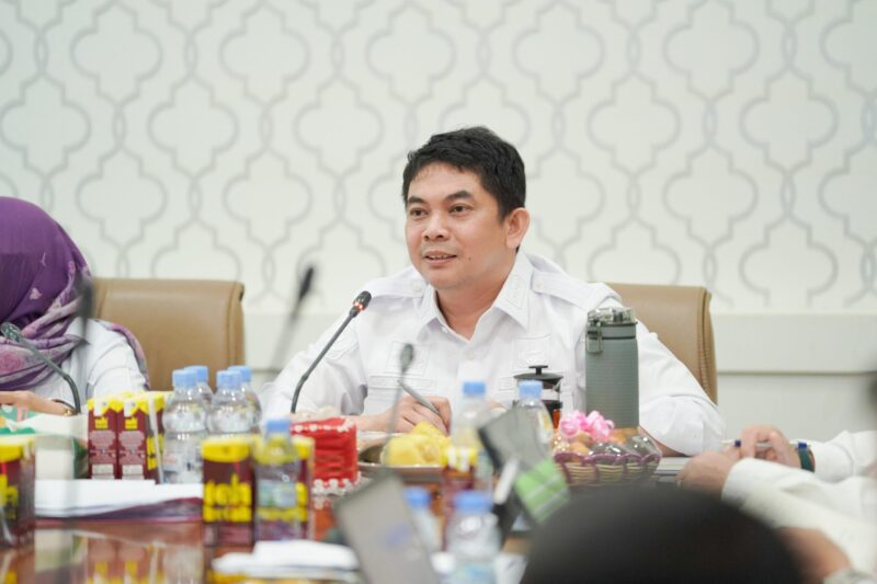 Bupati Bang Arul Pimpin Rapat Maraton Efesiensi Anggaran Hingga Dini Hari Selama Dua Hari
