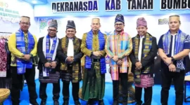 Wakil Ketua I DPRD Tanah Bumbu Hadiri Pembukaan Pesona Budaya Mappanre Ri Tasi’e dan Expo Tanah Bumbu 2025