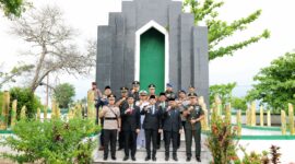 Bupati Tanah Bumbu Ziarah ke Makam Pahlawan