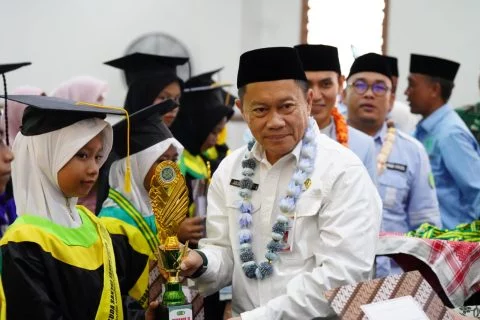 Wisuda Akbar ke-14 LPPTKA-BKPRMI Tanah Bumbu, Wujud Komitmen Mencetak Generasi Qurani