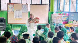 Dongeng “Kungkang yang Suka Membaca” Tanamkan Cinta Buku Sejak Dini di RA NU Darul Ulum