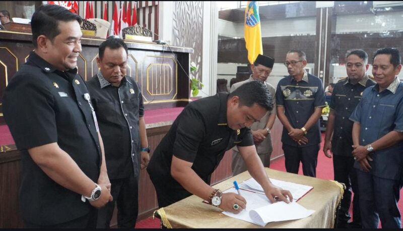 Bupati Kotabaru Ajukan Dua Raperda dalam Rapat Paripurna DPRD
