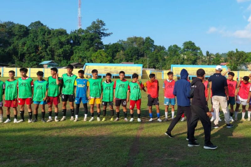 Seleksi Terakhir Tim Sepak Bola Kotabaru Jelang Porprov Tanah Laut Digelar di Stadion Bamega