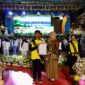 Suara Anak Menggema di Bumi Saijaan: FAD Serahkan Plakat ke Bunda Forum Anak Kotabaru