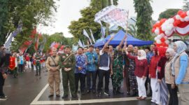 Karnaval HUT RI ke-80 di Kotabaru: Paduan Nostalgia Tempo Dulu dan Kreativitas Generasi Muda