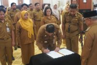 Bupati H. Muhammad Rusli Lantik Pejabat Administrator dan Pengawas Di Lingkungan Pemkab Kotabaru