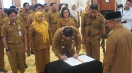 Bupati H. Muhammad Rusli Lantik Pejabat Administrator dan Pengawas Di Lingkungan Pemkab Kotabaru