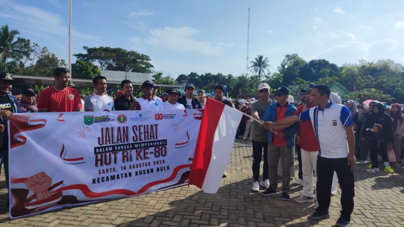 Anggota DPRD Fraksi PAN Makhruri Ajak Warga Kusan Hulu Ikuti Jalan Sehat dengan Semangat Nasionalisme