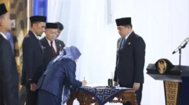 Pemkab Tanah Bumbu Miliki Sekda Baru, Yulian Herawati Resmi Dilantik Bupati