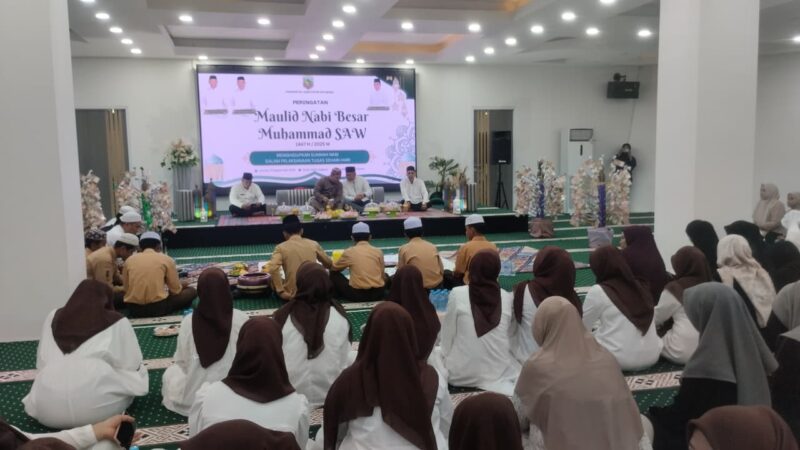 Pemkab Kotabaru Gelar Maulid Nabi 1447 H di Masjid Apung: Momentum Teladani Akhlak Rasulullah