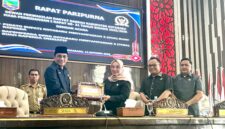 Rapat Paripurna DPRD, Pemkab. Kotabaru Sampaikan Dua Buah Raperda