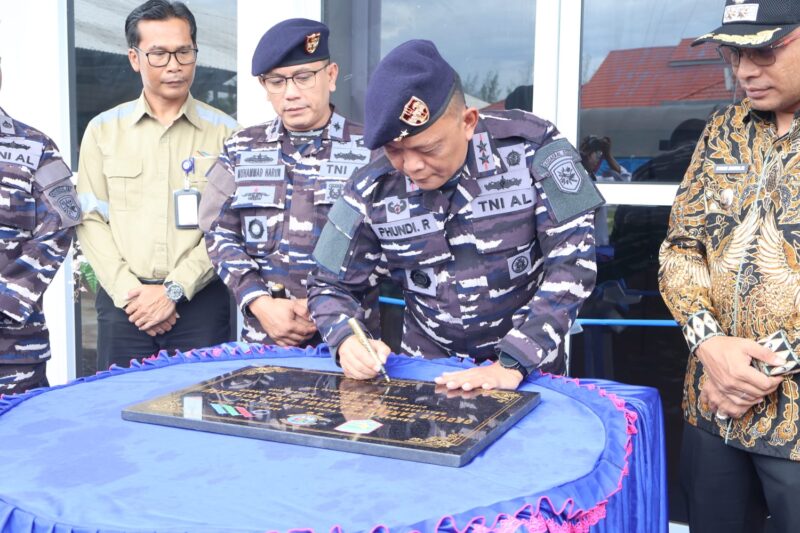 Pemkab Kotabaru Hadiri Peresmian Gedung Olahraga Lanal Kotabaru oleh Komando Daerah Angkatan Laut (Dankodaeral) XIII