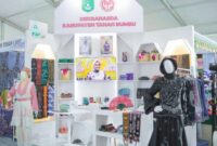 Wastra Tanah Bumbu Bersinar di Bamara Fair 2025, Tenun Pagatan Jadi Pusat Perhatian