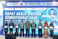 Tanah Bumbu Raih Dua Penghargaan Keamanan Siber dari BSSN dalam Rakerda Kominfo Kalsel 2025