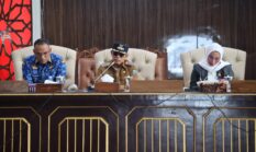 Bupati Kotabaru Hadiri Rapat Mediasi Bersama DPRD dan Masyarakat Pulau Laut Timur