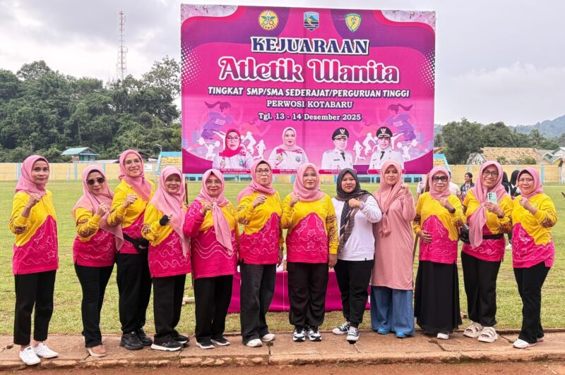 Inspirasi Hari Ibu ke-97, Perwosi Kotabaru Resmi Tutup Kejuaraan Atletik Wanita