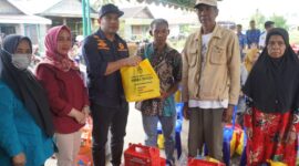 Pemkab. Kotabaru Tinjau Lokasi Kebakaran Desa Berangas, Sekaligus Salurkan Bantuan
