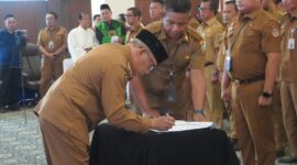 Bupati H. Muhammad Rusli Lantik Pejabat Baru, Dorong Profesionalisme dan Semangat Baru di Pemkab Kotabaru