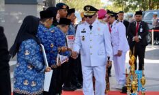 Pemprov Kalsel Serahkan Hadiah Lomba Gerak Jalan, Semangat Kemerdekaan dan Hari Jadi Makin Meriah