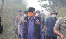 Gubernur Muhidin: Gambut di Guntung Damar Masih Panas, Pemadaman Harus Tuntas